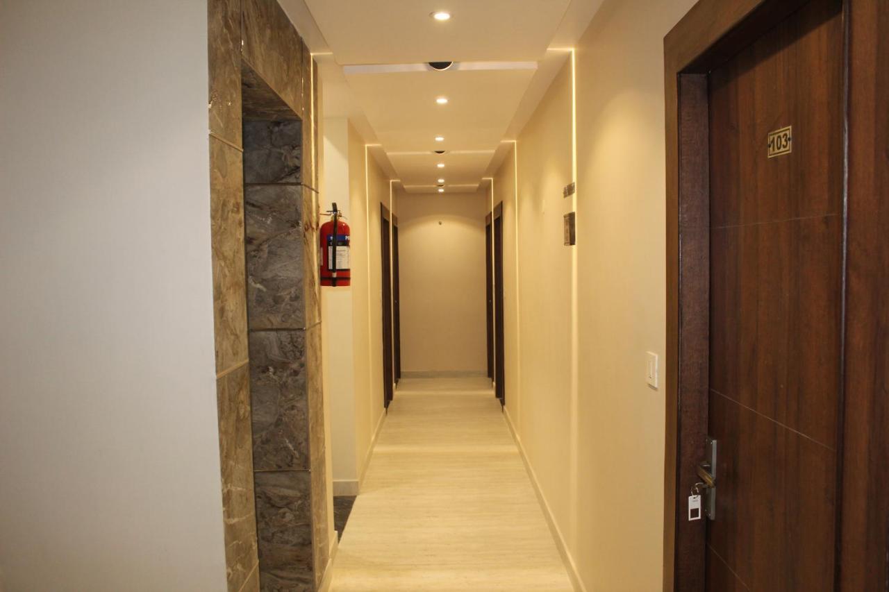 Hotel Blue Sky Haridwār Zewnętrze zdjęcie